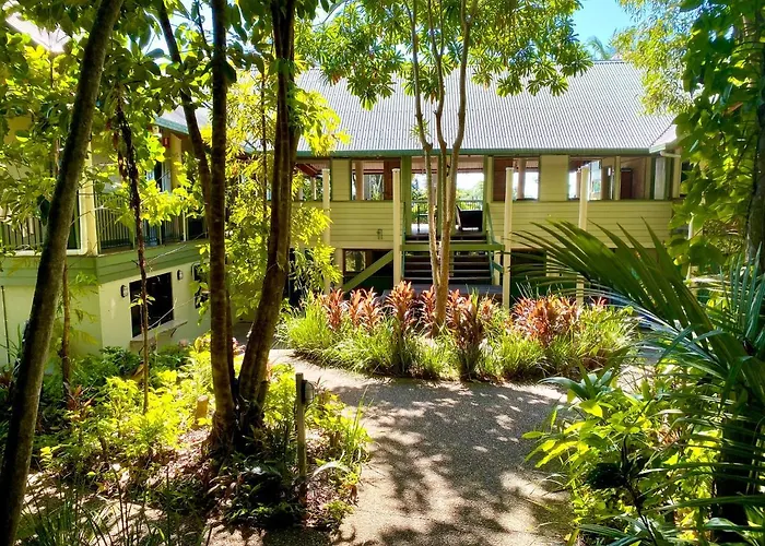 Jackaroo Treehouse Rainforest Retreat