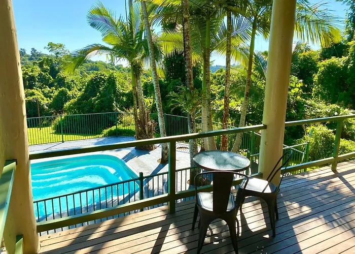 Jackaroo Treehouse Rainforest Retreat