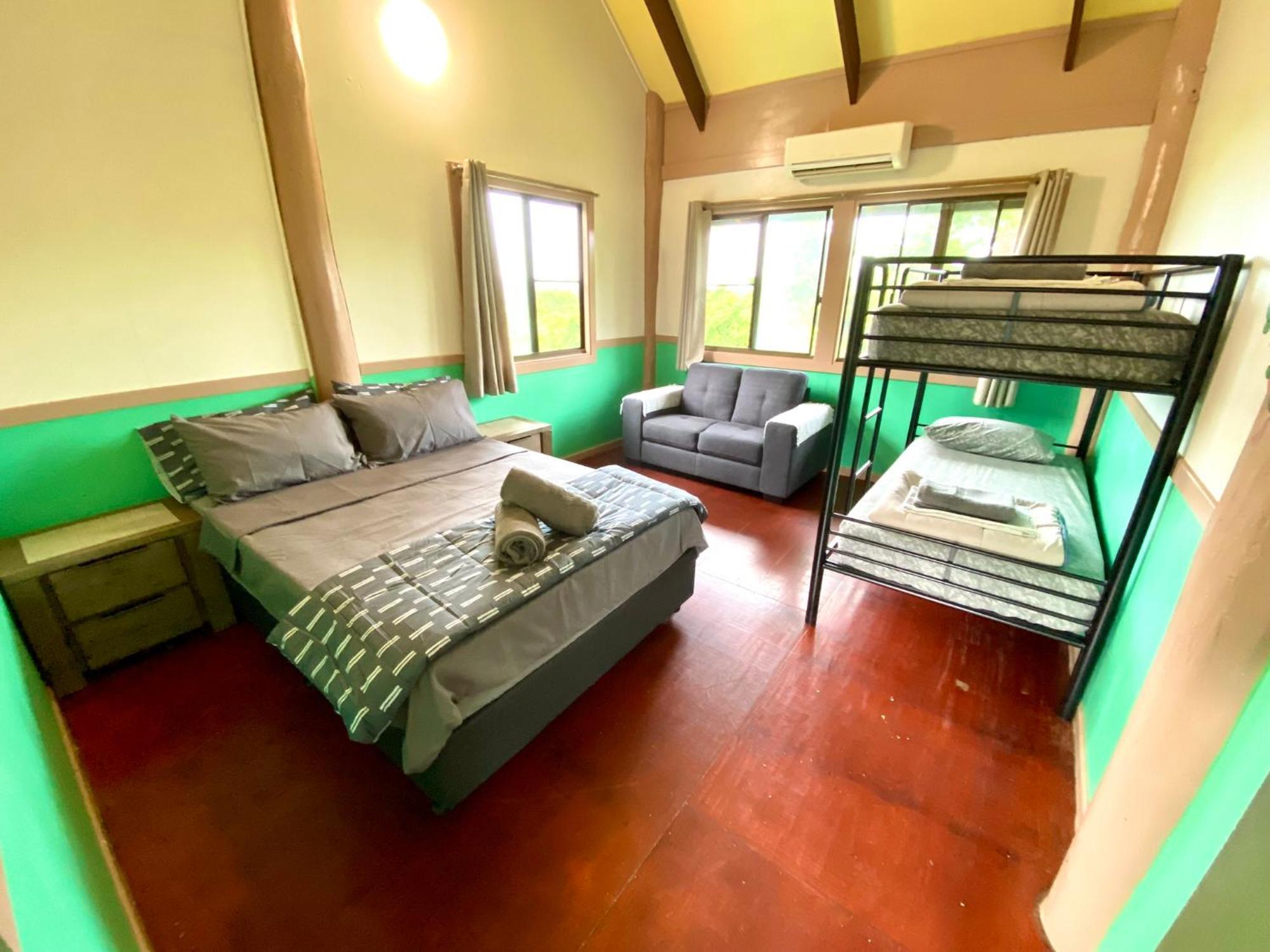 Hostel Jackaroo Treehouse Rainforest Retreat *