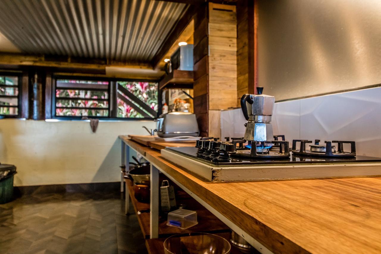 Jackaroo Treehouse Rainforest Retreat *